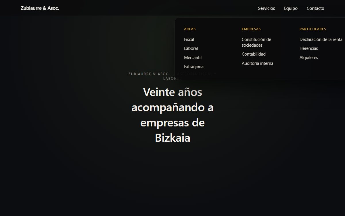 Nav sticky inteligente + mega-menú